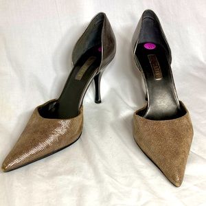 Ann Marino Gold Pumps, size 8